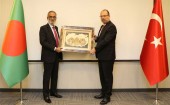 Honorable CAG of Bangladesh, Mr. Mohammad Muslim Chowdhury receives a souvenir from President, Turkish
